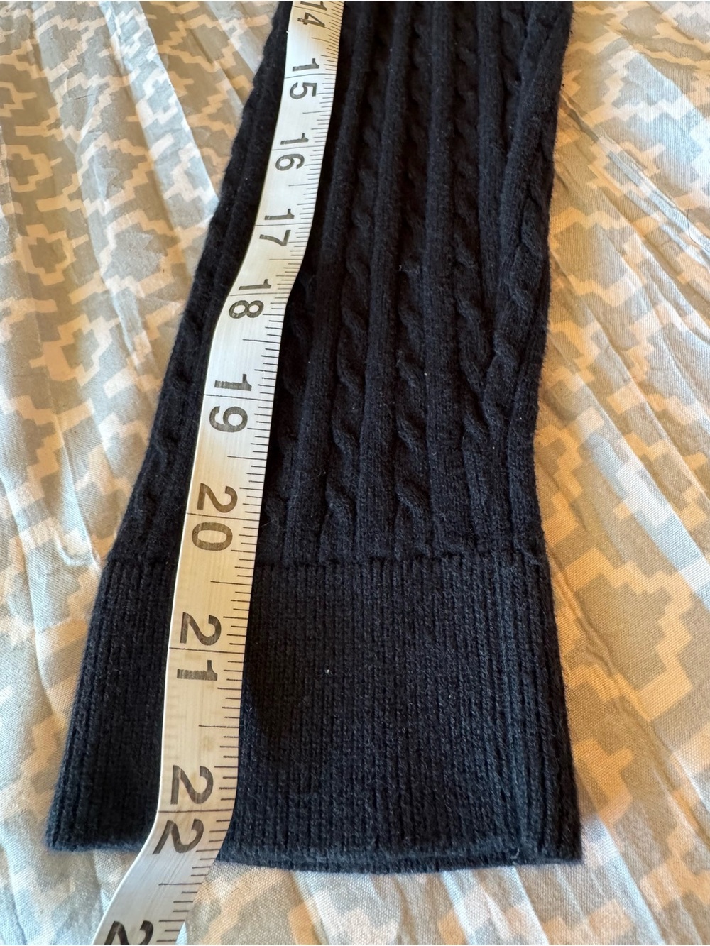Tommy Hilfiger Men’s Cable Knit Quarter-Zip Sweater – Size Large. (EUC) - Picture 8 of 9